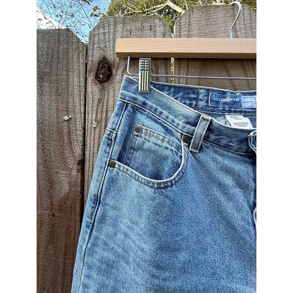 Vintage 90s Straight Leg Denim in Light Wash - Picture 2 of 9